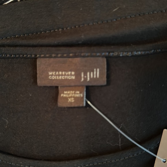 J Jill lightweight top black and printed design size x-small New - Picture 9 of 11